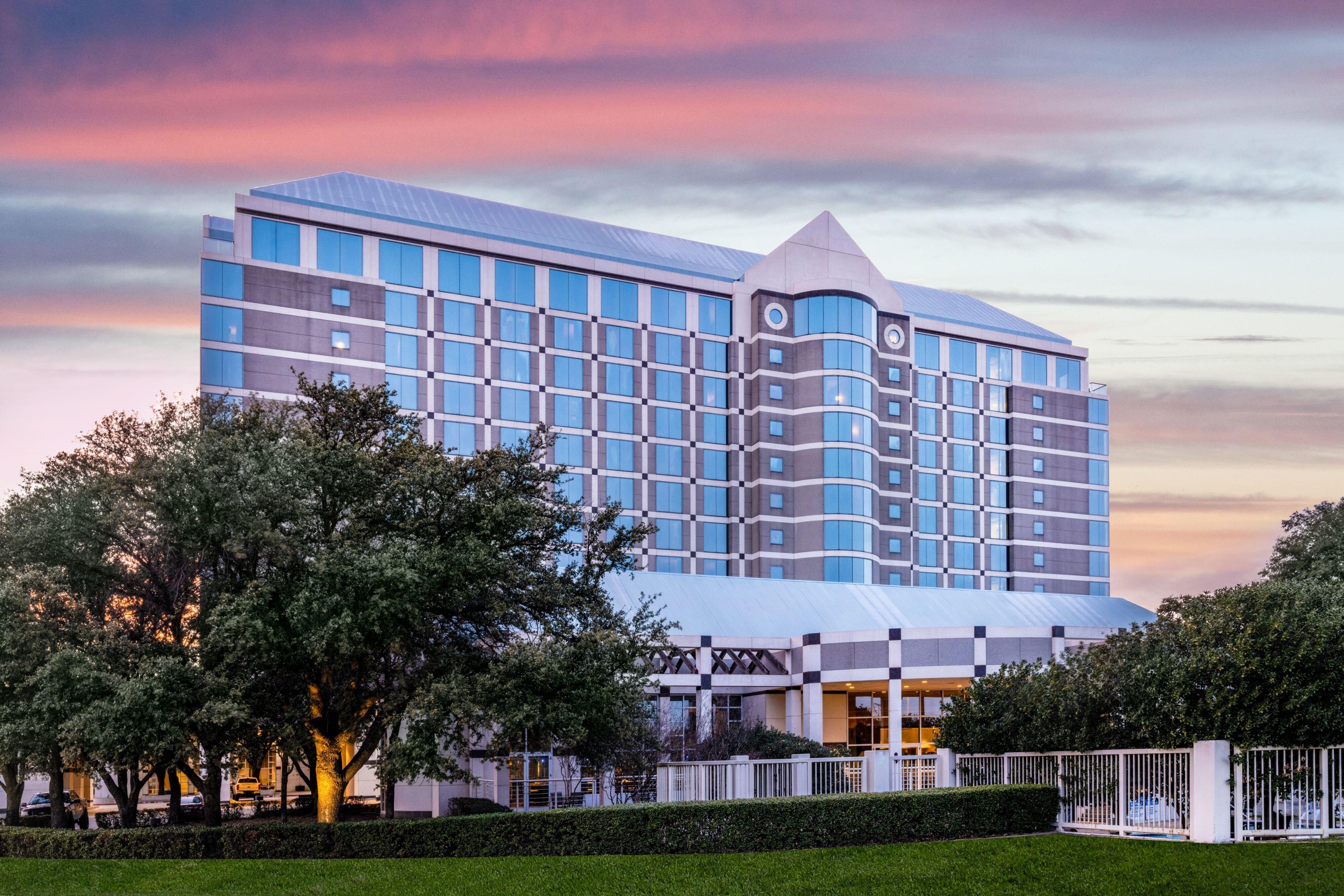 Renaissance Dallas North Hotel Farmers Branch Exterior foto